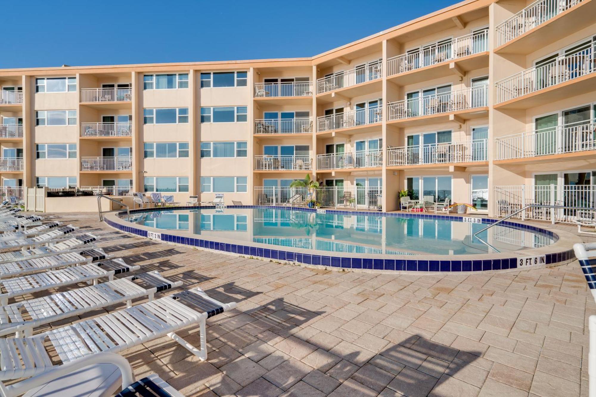 Paradise Beach Club - Oceanfront And Penthouse Satellite Beach Buitenkant foto