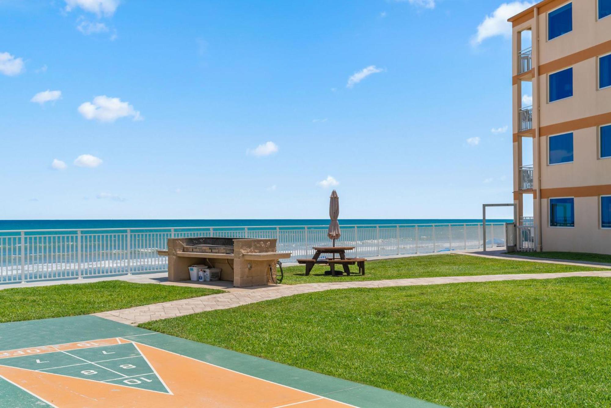 Paradise Beach Club - Oceanfront And Penthouse Satellite Beach Buitenkant foto