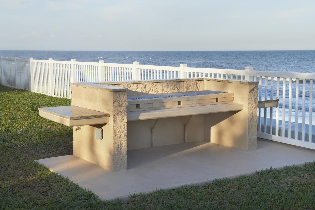 Paradise Beach Club - Oceanfront And Penthouse Satellite Beach Buitenkant foto